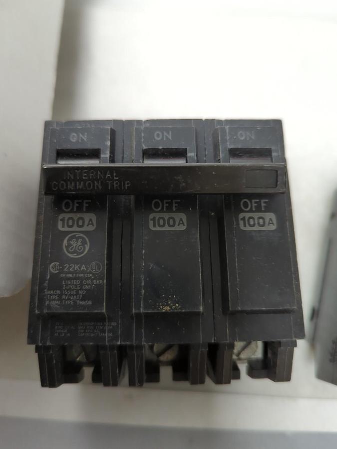 Used GENERAL ELECTRIC,THQB320100,CIRCUIT BREAKER 35 AMP 3-POLE LOT OF 2 PRE-OWNED