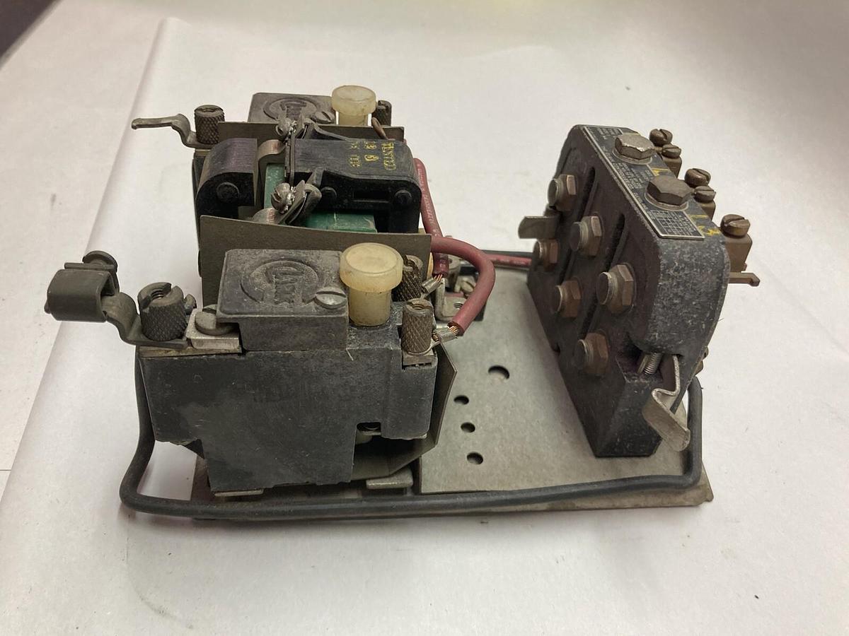 Used Clark Controller,13U31,Bul. 6013 Type CY Size 1 Contactor without Locking Box