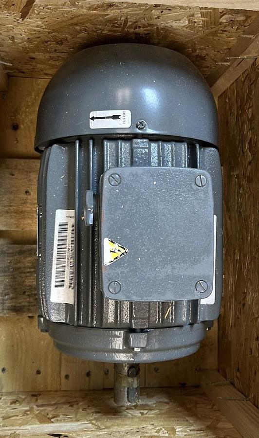 WEG,1080416741,MOTOR 5HP 575V 3480RPM 3PH 100L FRAME