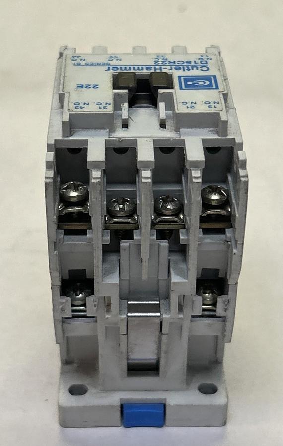 Used CUTLER-HAMMER,D15CR22,RELAY