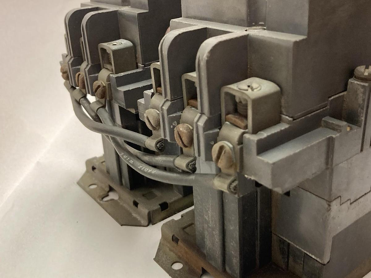 Used Dressar,314344-21,Size 2 Reversing Contactor 110V 50A