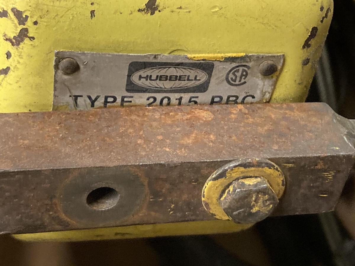 Used Hubbell,.Type 2015 PBC,3 SPD Bridge 4 SPD UP/DOWN Pushbutton PENDANT 20' CABLE