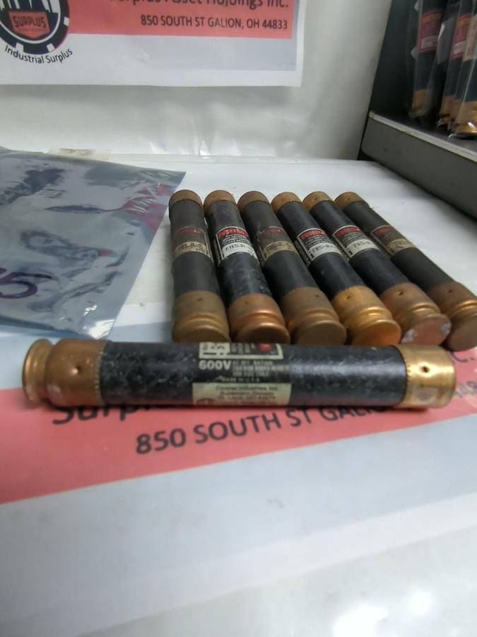 Used COOPER BUSSMANN,FRS-R-15,FUSETRON FUSE 15 AMP LOT OF 7 PRE-OWNED
