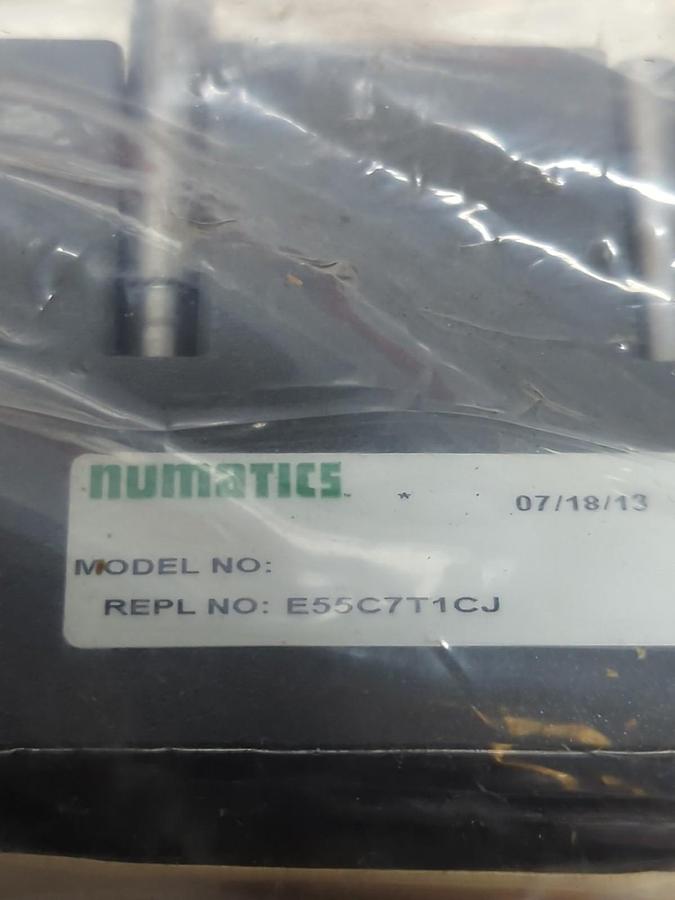 NUMATICS,E55C7T1CJ-E55C7T1CL,PNEUMATIC REGULATOR W/ REGULATOR NOS