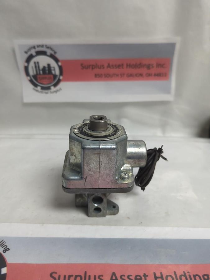 Used SKINNER ELECTRIC,A3DB2127,SOLENOID VALVE 115-80V 16 WATTS 125PSI PRE-OWNED