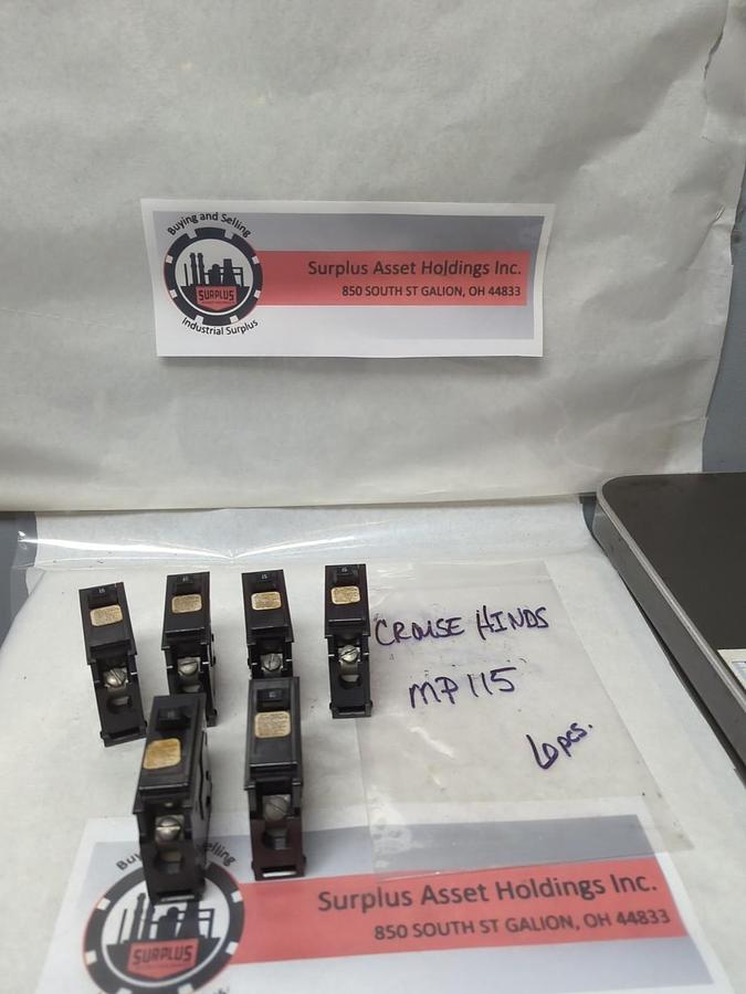 Used CROUSE HINDS,MP115,CIRCUIT BREAKER 1-POLE 15 AMP LOT OF 6 PRE-OWNED