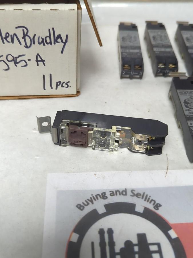 Used ALLEN-BRADLEY,595-A,AUXILIARY CONTACT 600VAC SERIES B SIZE 0-5 LOT OF 11 USED
