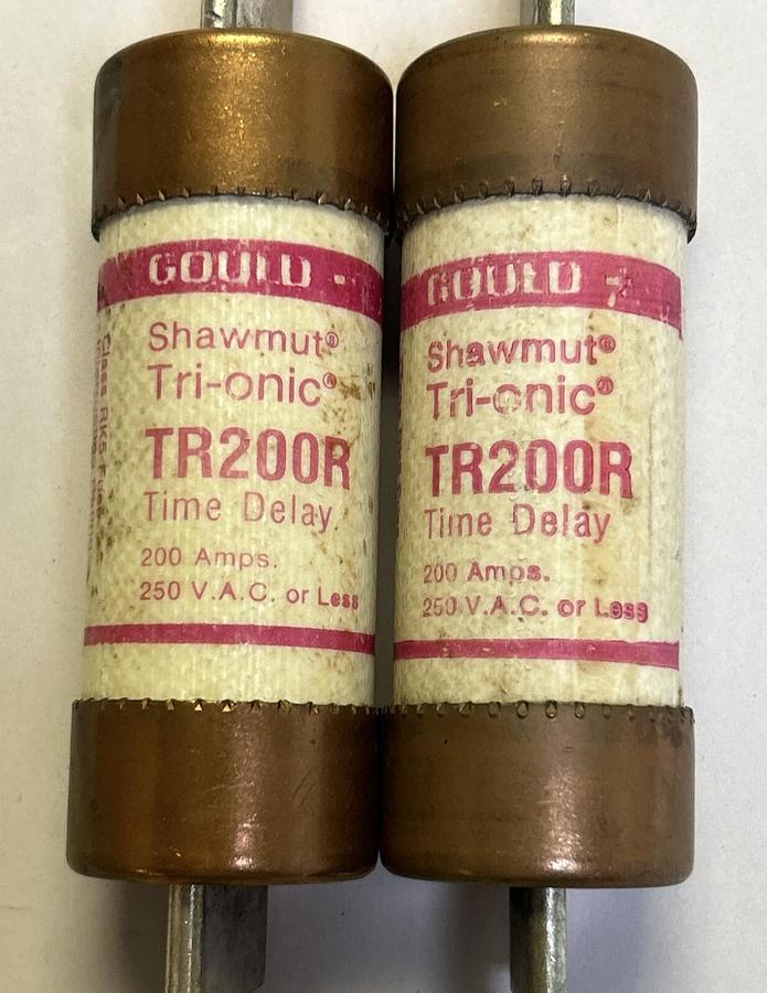 Used GOULD SHAWMUT,TR200R,FUSE 200A 250V LOT OF 2