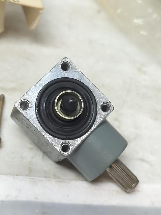 ALLEN BRADLEY,Z-26283,OPERATING HEAD FOR LIMIT SWITCH NOS