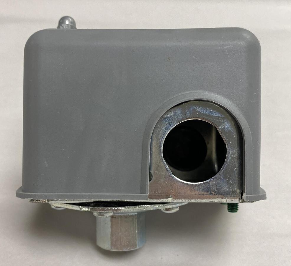 Used Square D,9013FSG2J20,Pressure Switch New