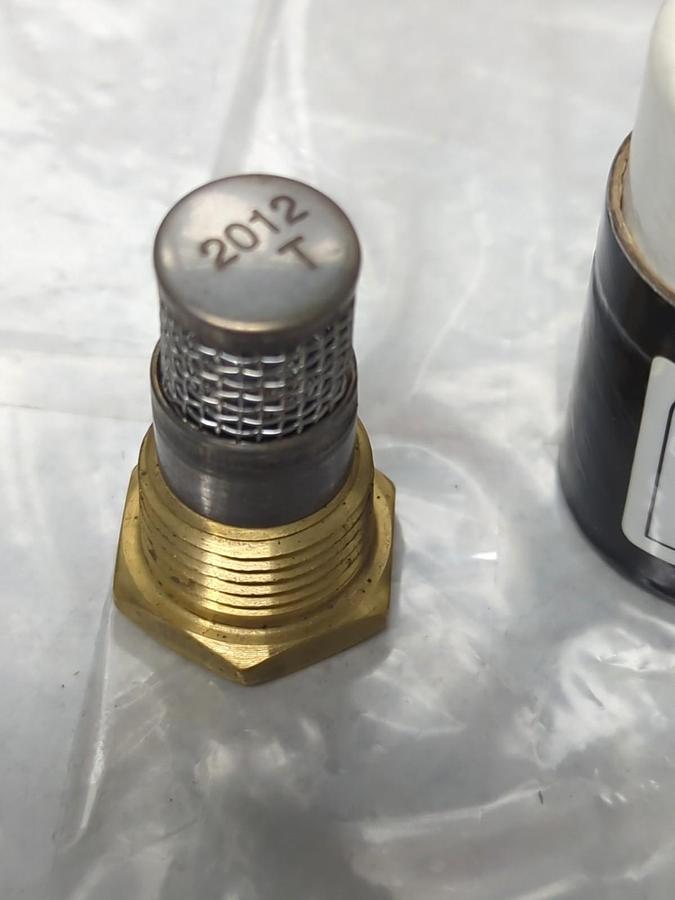 KADANT,VB8-51-BR-TSE,BRASS VACUUM BREATHER 1/2 INCH NOS