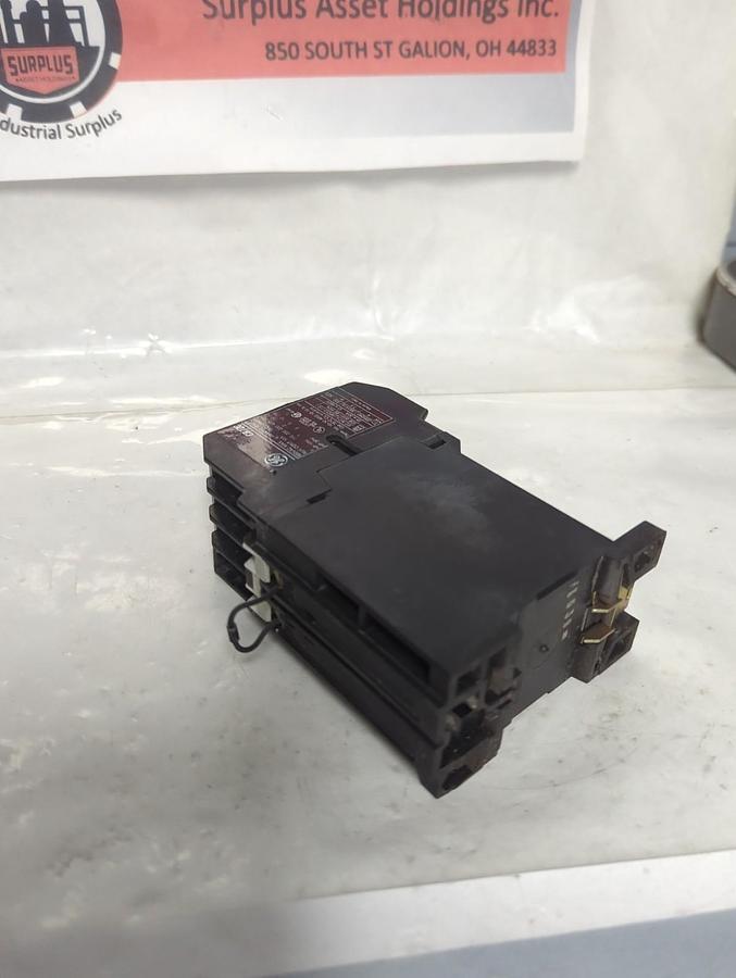 Used GE,CR7ZC,MSGNETIC CONTACTOR 600VAC 25A PRE-OWNED