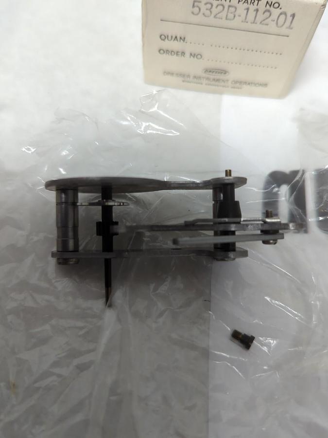 DRESSER,532B-112-01,MOVEMENT PRESSURE TRANSMITTER NOS