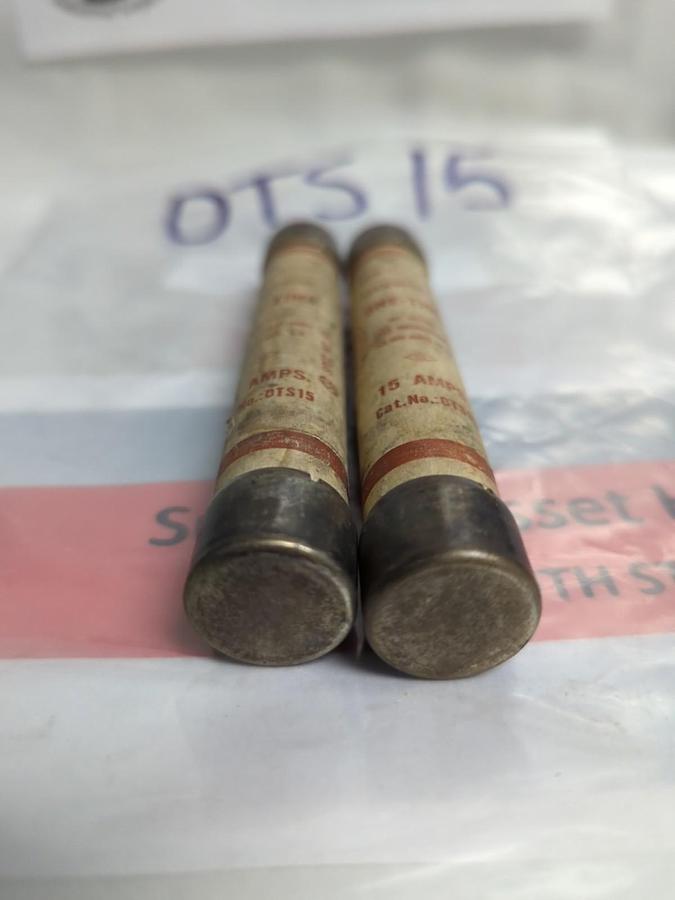 Used GOULD SHAWMUT,OTS 15,ONE-TIME 15 AMP FUSE LOT OF 2 PRE-OWNED