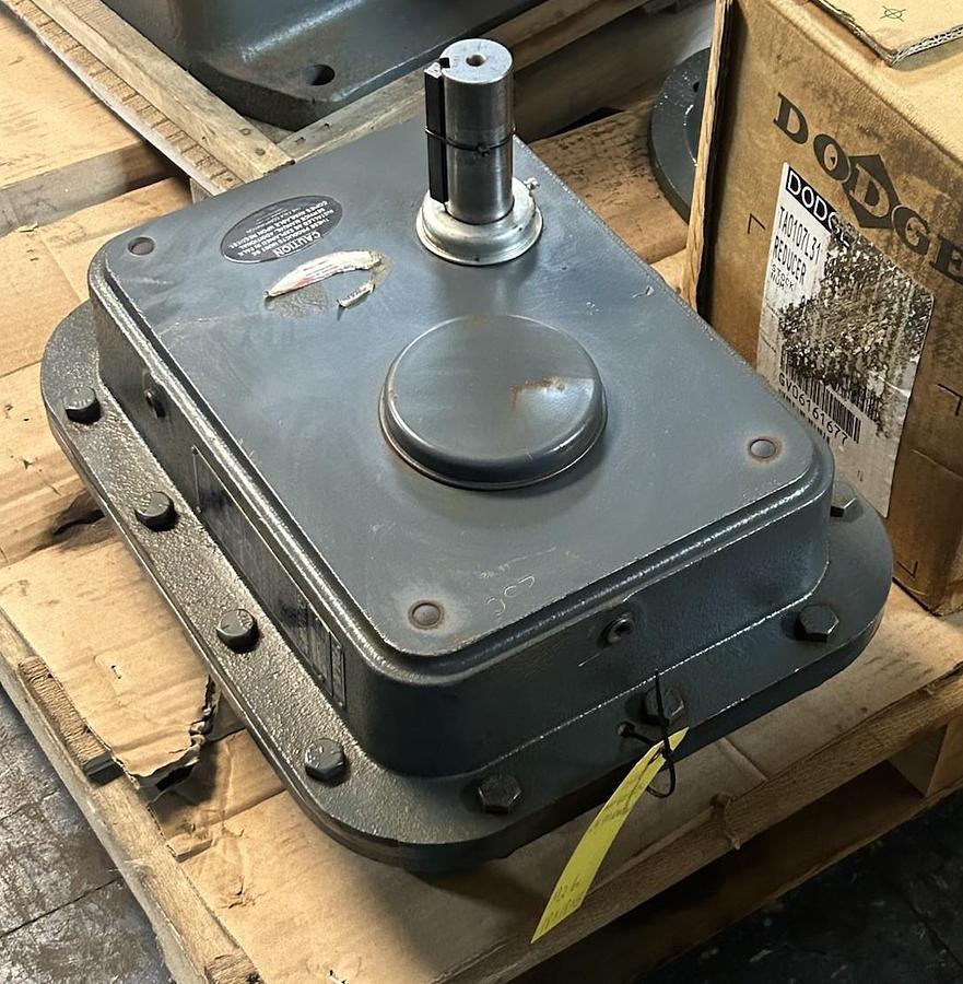 Used FALK,4207J25C,ENCLOSED GEAR DRIVE 24.99:1 RATIO