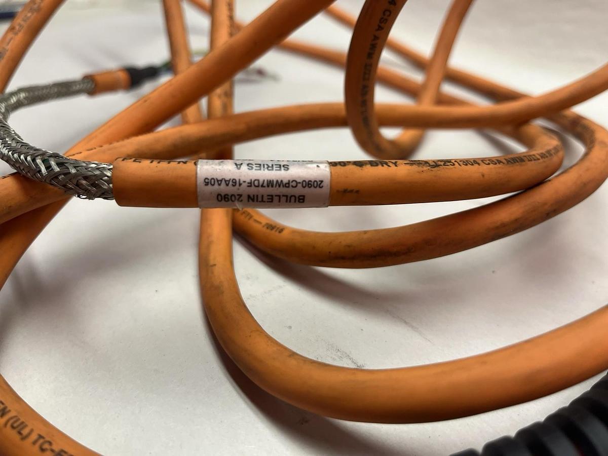 Used ALLEN BRADLEY,2090-CPWM7DF-16AA05,PLC CABLE 16AWG 4/C 5 METERS