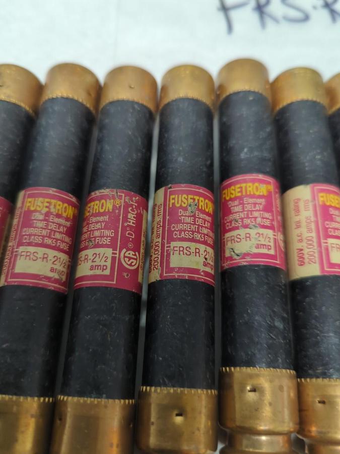 Used COOPER BUSSMANN,FRS-R-2-1/2,FUSETRON 2-1/2 AMP FUSE LOT OF 9 PRE-OWNED