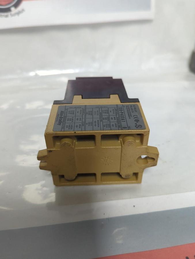 Used ALLEN BRADLEY,700-P400A1,SERIES B AC RELAY TYPE P PRE-OWNED