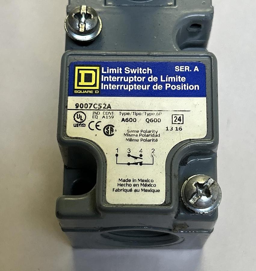 Used SQUARE D,9007C52A,LIMIT SWITCH