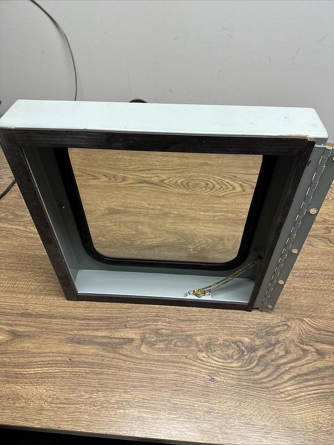 Used Unknown,16x16x4,Glass Enclosure Cover