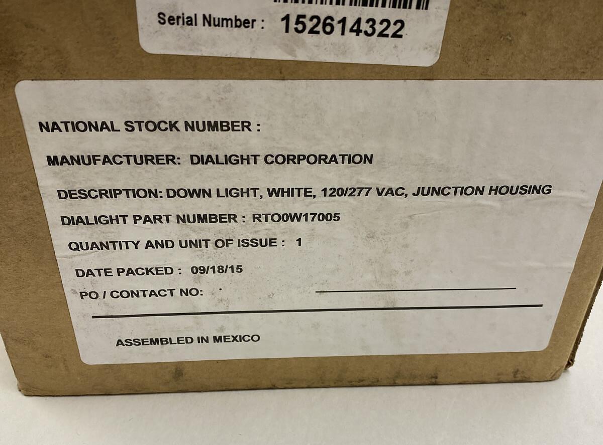 Used DIALIGHT,RTO0W17005,DOWN LIGHT WHITE JUNCTION HOUSING 120/277VAC NOS