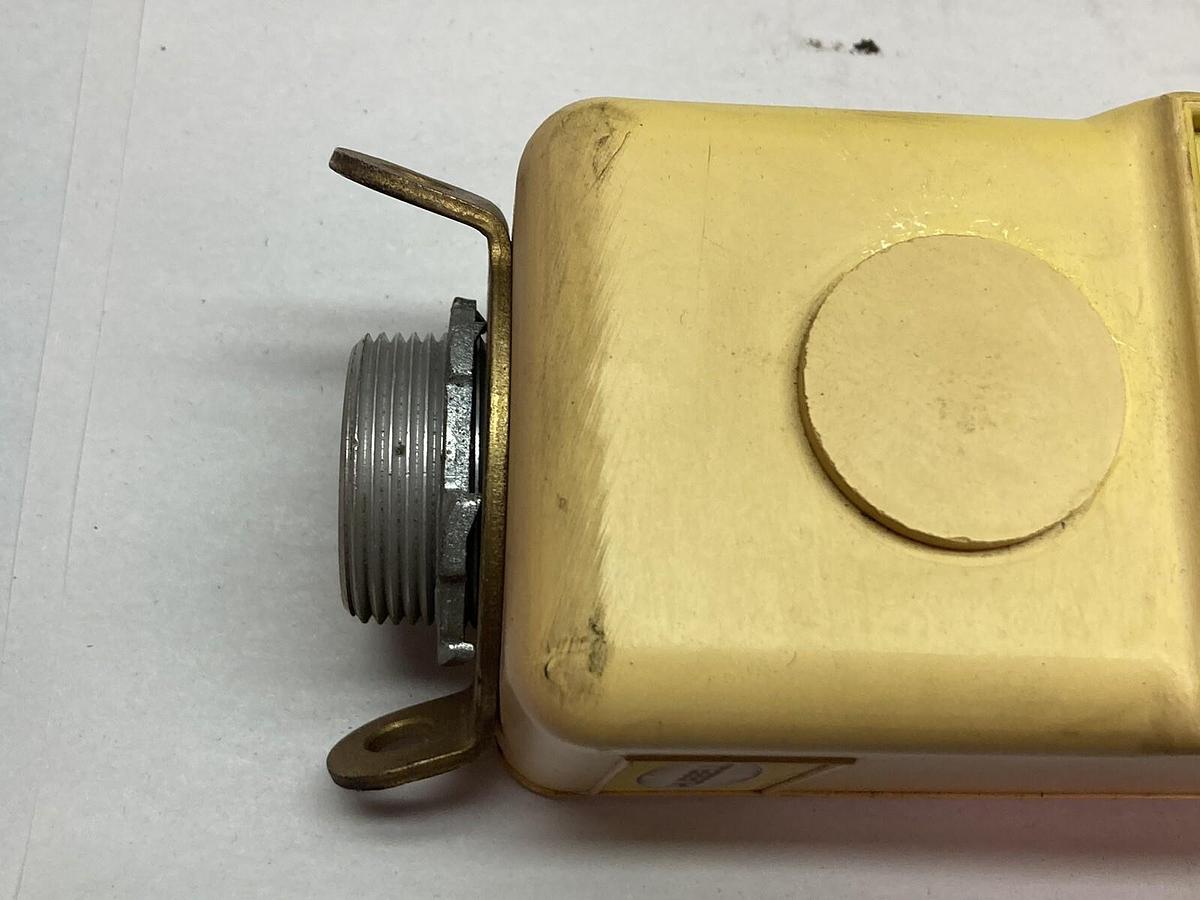 Used Hubbell,Type 2020 PBP,6-Button Pushbutton Pendant Control Station HOUSING ONLY