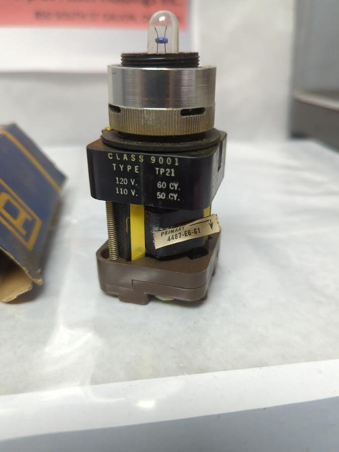 SQUARE D,9001-TP35,SERIES A ILLUMINATED PUSH BUTTON NOS