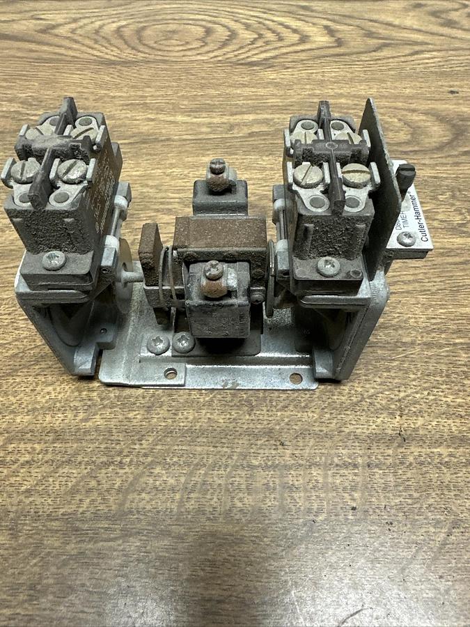 Used Cutler Hammer,D80J,Pneumatic Timing Relay
