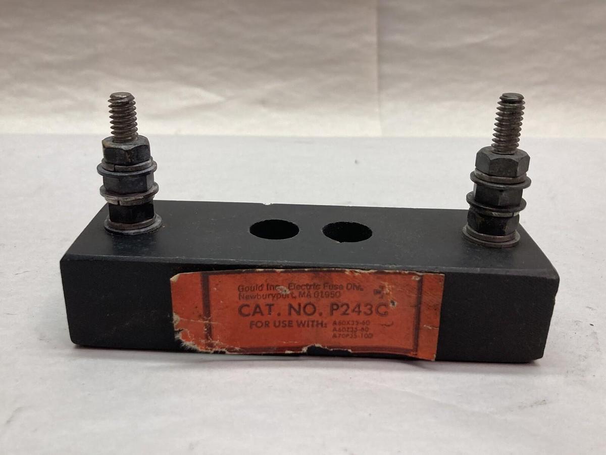 Used Gould,P243C,Fuse Block Screw Stud Mount