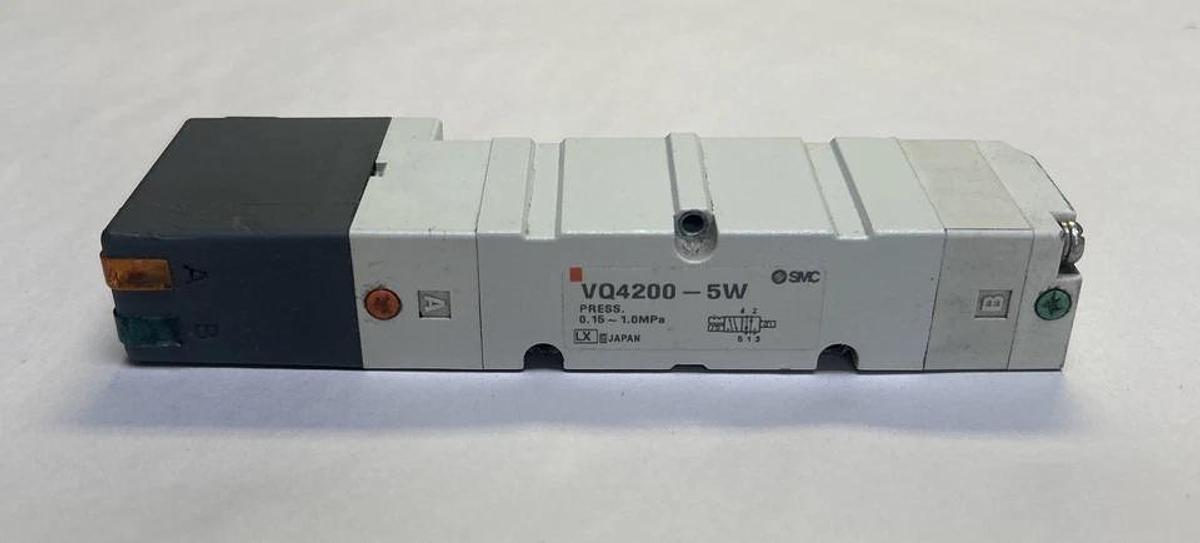 Used SMC,VQ4200-5W,SOLENOID VALVE