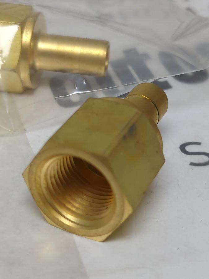 SWAGELOK,B-8-TA-7-8,1/2TA X 1/2FNPT FEMALE TUBE ADAPTER LOT OF 2 NOS