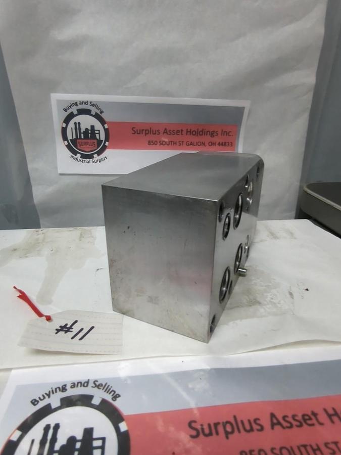 Used SUN HYDRAULICS,HBM,MANIFOLD IGTO-A2 WITH CKGB-XCN VALVE/BOLT USED