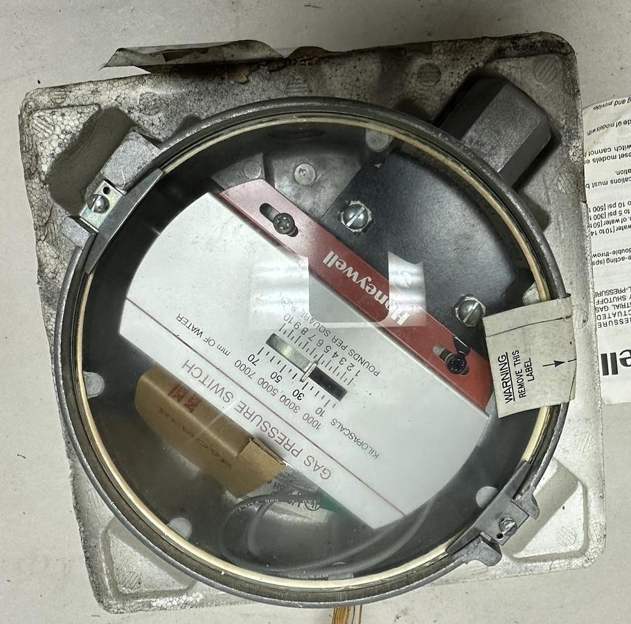 Honeywell,C437G-1036,Gas/Air Pressure Switch