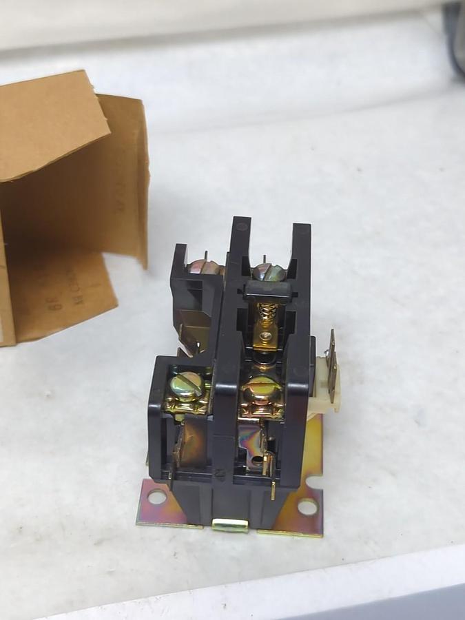 JOSLYN CLARK,DP1AC301-240,DEFINITE PURPOSE CONTACTOR 30 AMP 1-POLE NOS