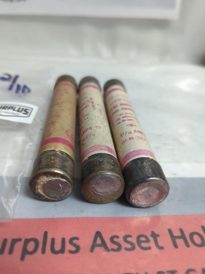 Used GOULD SHAWMUT,TRS3-2/10,TRI-ONIC 3-2/10 AMP FUSE LOT OF 3 PRE-OWNED