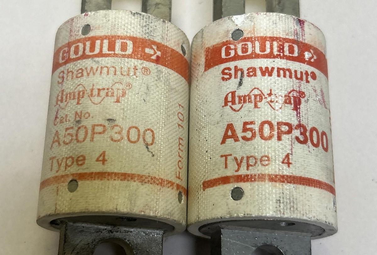Used GOULD SHAWMUT,A50P300,FUSE 300A 500V LOT OF 2
