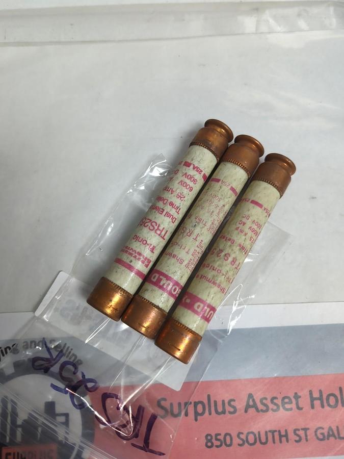 Used GOULD SHAWMUT,TRS-25R,TRI-ONIC 25 AMP FUSE LOT OF 3 PRE-OWNED