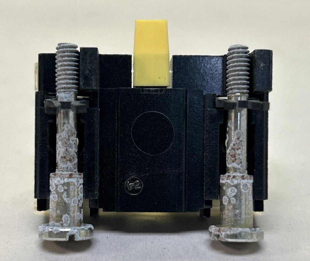 ALLEN BRADLEY,800T-XA,SHALLOW CONTACT BLOCK NOS