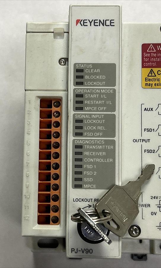 Used KEYENCE CORP,PJ-V90,PHOTOELECTRIC SENSOR BASE CONTROLLER