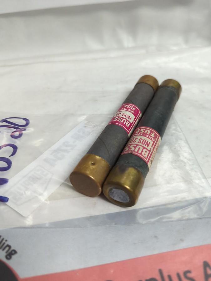 Used COOPER BUSSMANN,NOS 20,ONE-TIME 20 AMP FUSE LOT OF 2 PRE-OWNED