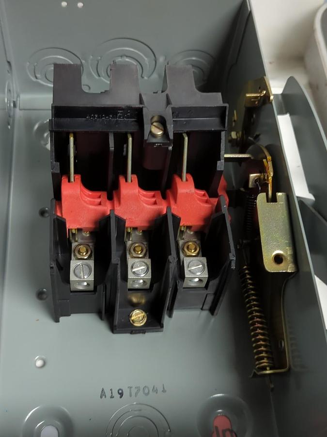 SQUARE D,HU361,SAFETY SWITCH SERIES E1 30 AMP 600 VAC VDC NOS