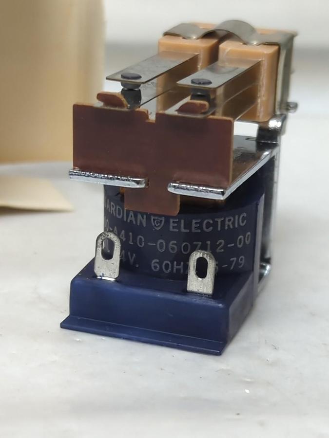 GUARDIAN,900-2C-24A,GENERAL PURPOSE RELAY 24V.A.C 10 AMP NOS