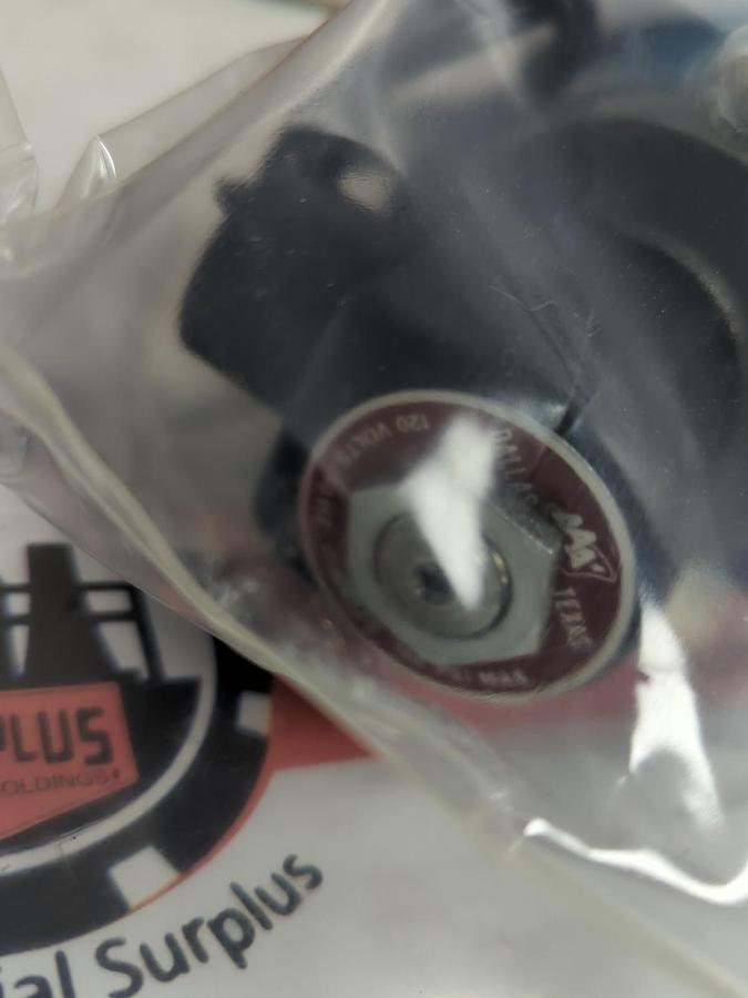 AAA PRODUCTS,SS4,SOLENOID VALVE 1/2 INCH TWO-POSITION NOS