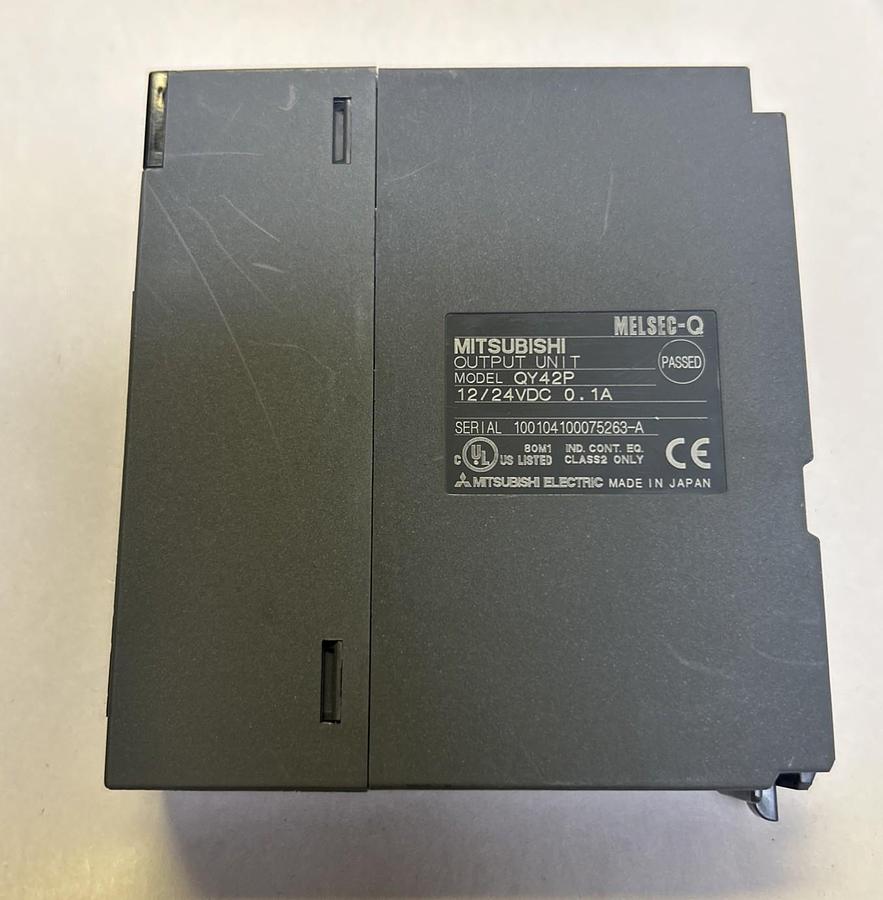 Used MITSUBISHI,QY42P,OUTPUT MODULE LOT OF 4