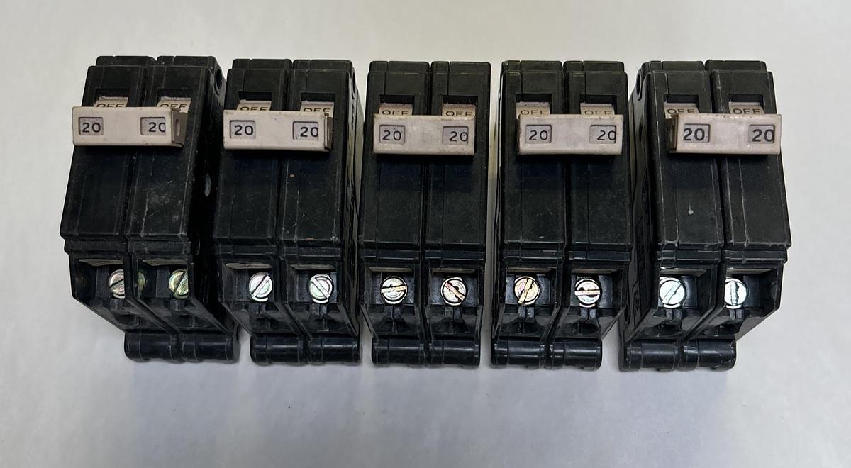 Used CUTLER-HAMMER,CH220,CIRCUIT BREAKER 20A 120/240V 2P LOT OF 5