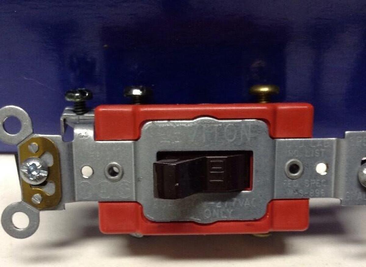 Leviton Industrial,1221-2 SP,Toggle Switch Grounding Box of 10 SAN 380