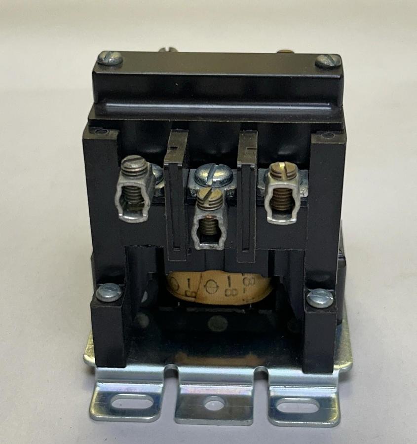 Used CUTLER-HAMMER,9560H1418B,CONTACTOR