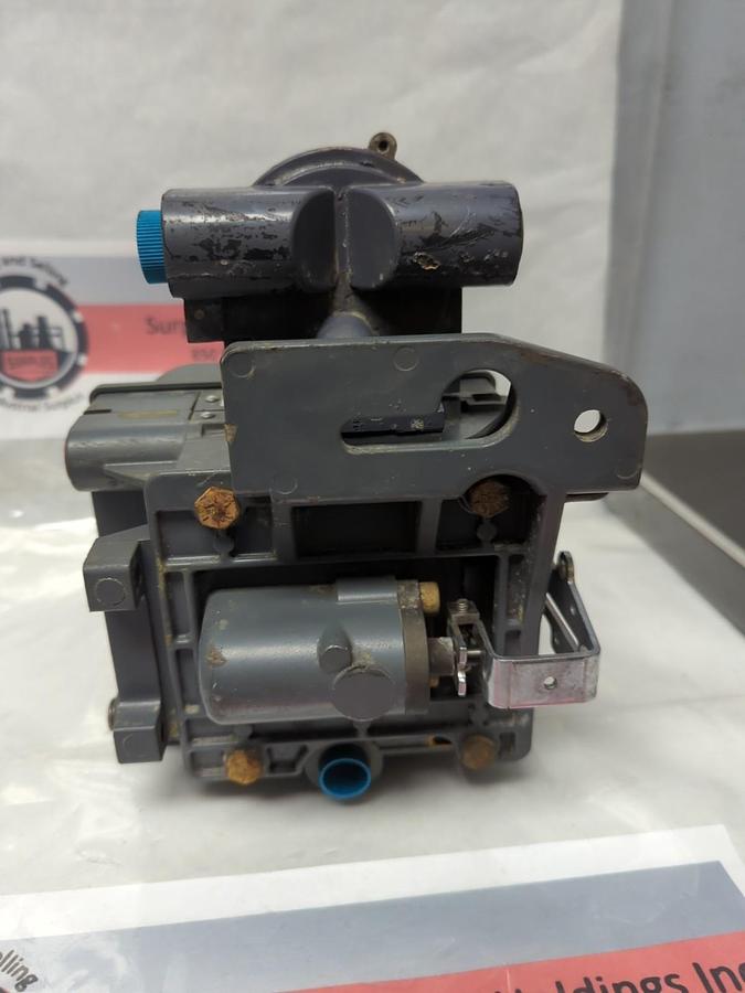 Used FISHER,DVC6010,FIELDVUE ELECTRO-PNEUMATIC VALVE POSITIONER PRE-OWNED