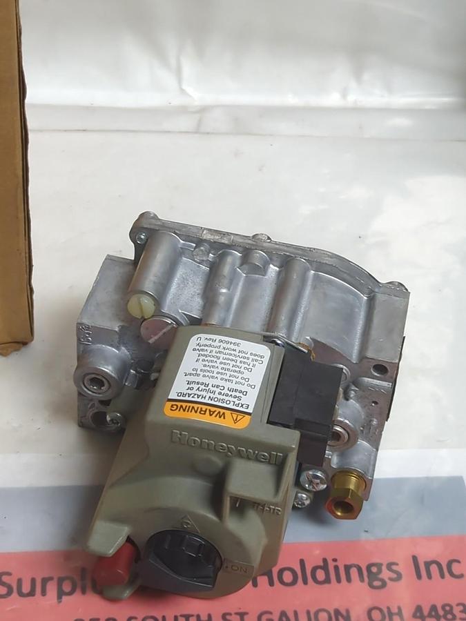 HONEYWELL,VR8200A2009,PILOT GAS VALVE 24V 80HZ 5A NOS