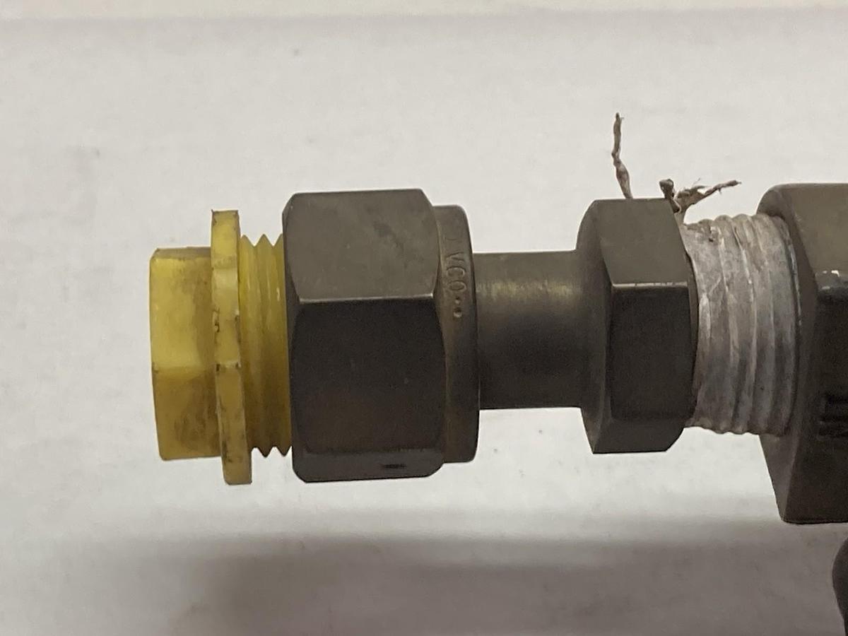Used Parker,08F22C2140ADFGC05H,Valve 5-300 PSI 50/60Hz 110/120V